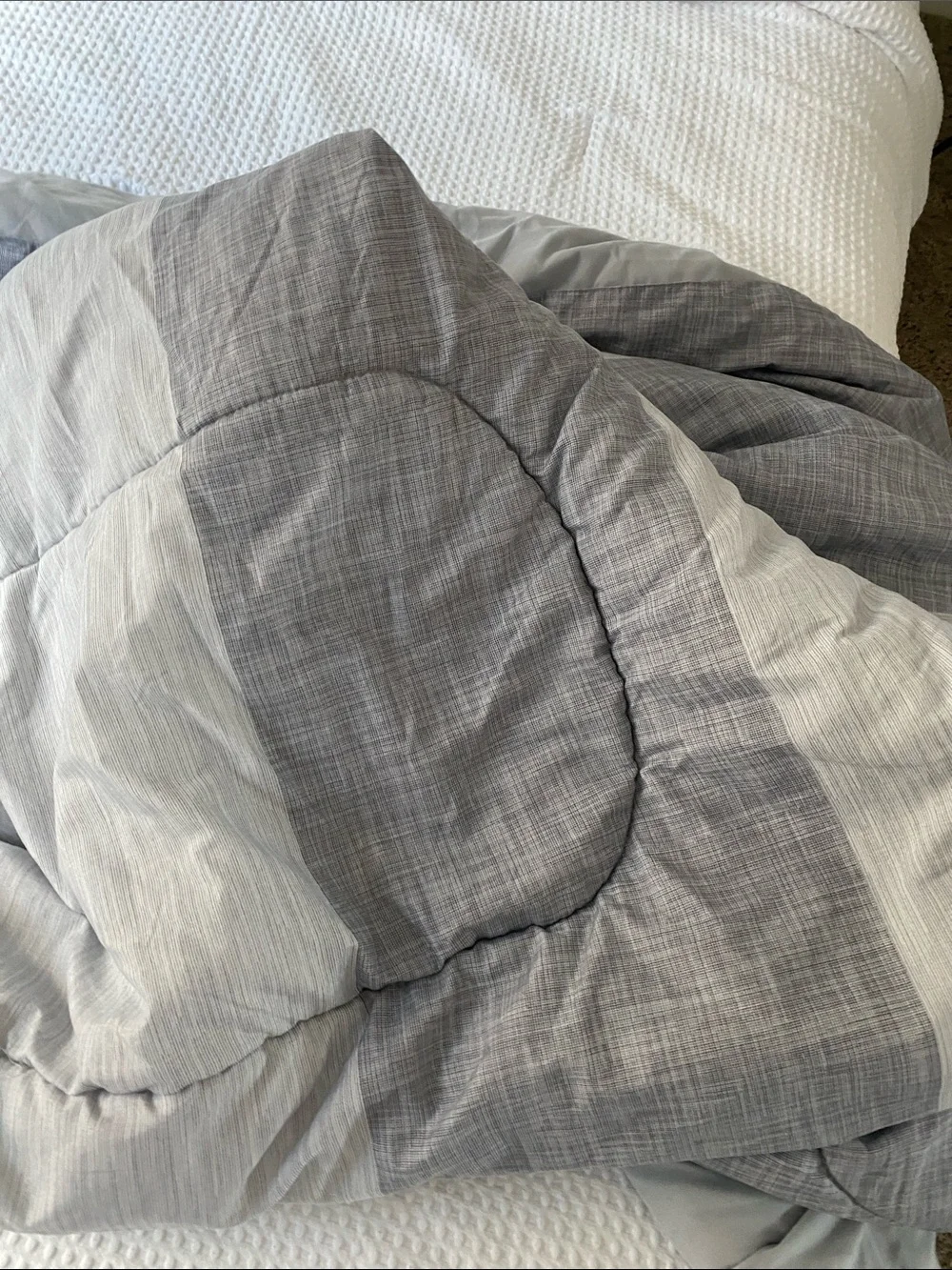 Classic Gray & Light Gray Patchwork Comforter 84in х 80in